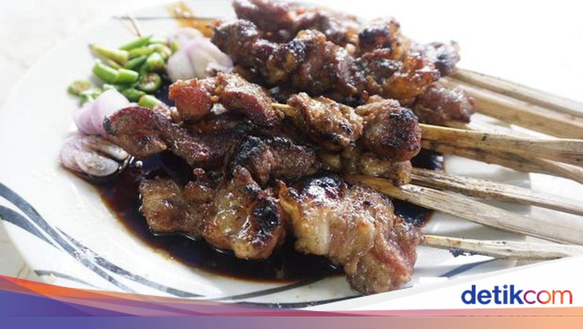 Sate Bu Minol: Rahasia Rasa yang Menggigit Jiwa di Adipala